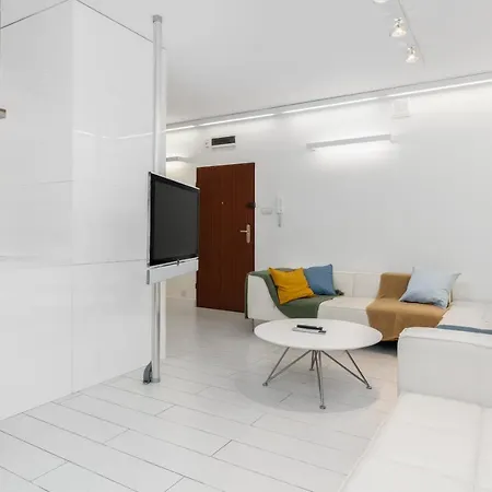Modern Minimalism Near Old Market By Renters Appartamento