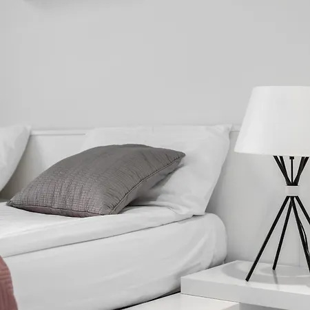 Modern Minimalism Near Old Market By Renters * Poznan