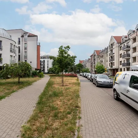 Apartment Modern Minimalism Near Old Market By Renters *